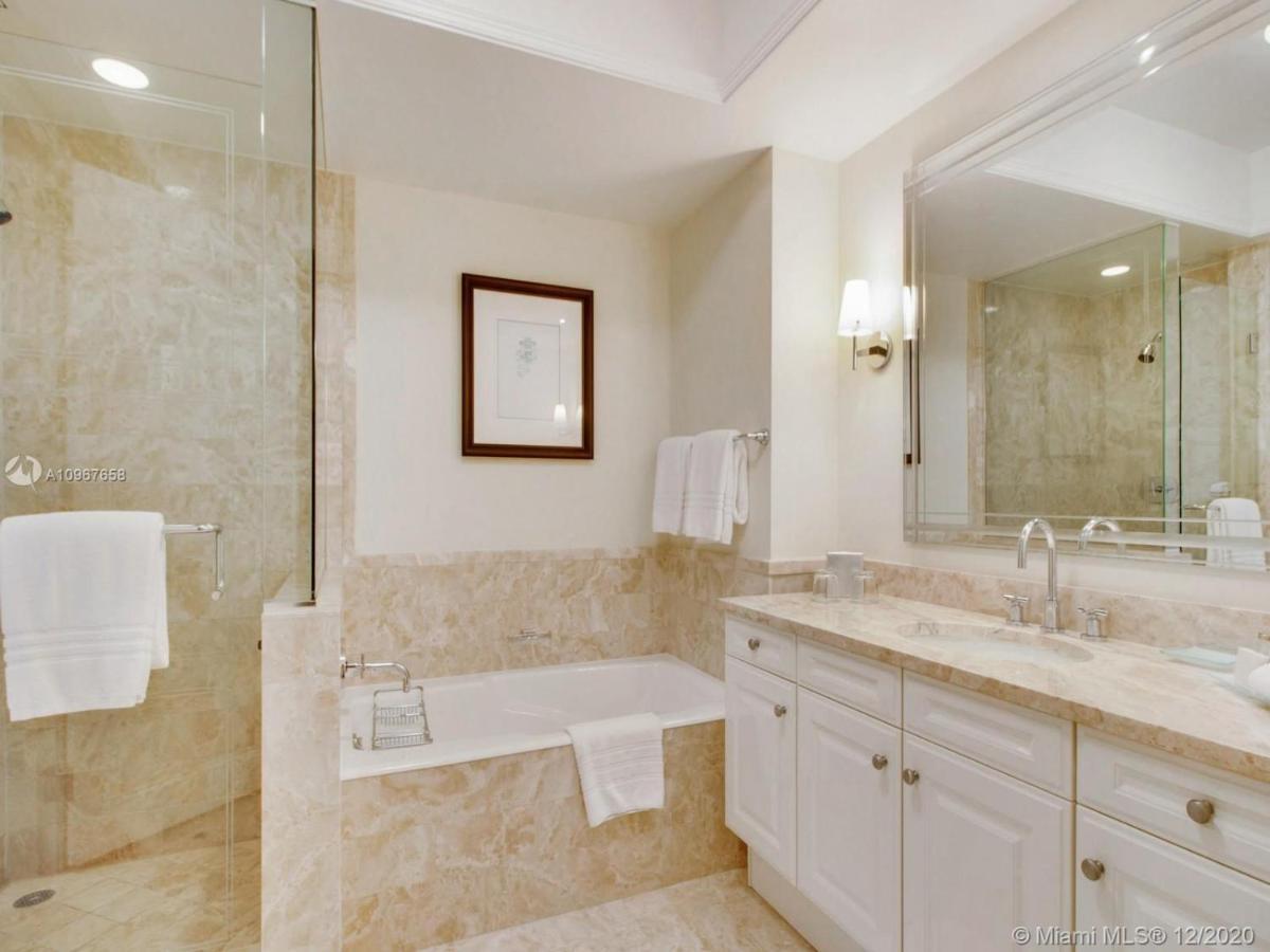 Four Seasons Hotel Miami - Luxury Private Residences Dış mekan fotoğraf